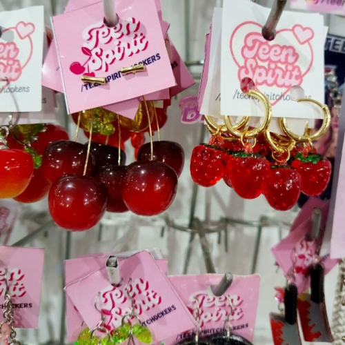 frutillas y cerezas